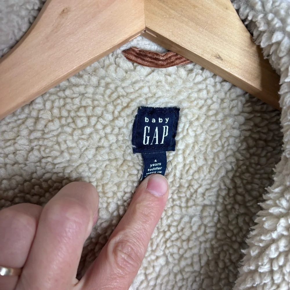 Gap Kids Sherpa Lined Corduroy Jacket Size 4T
